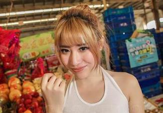 AISS爱丝(钻石版) – 更新来啦！亚美依的逛街秘密，写真的风味更扑朔迷离