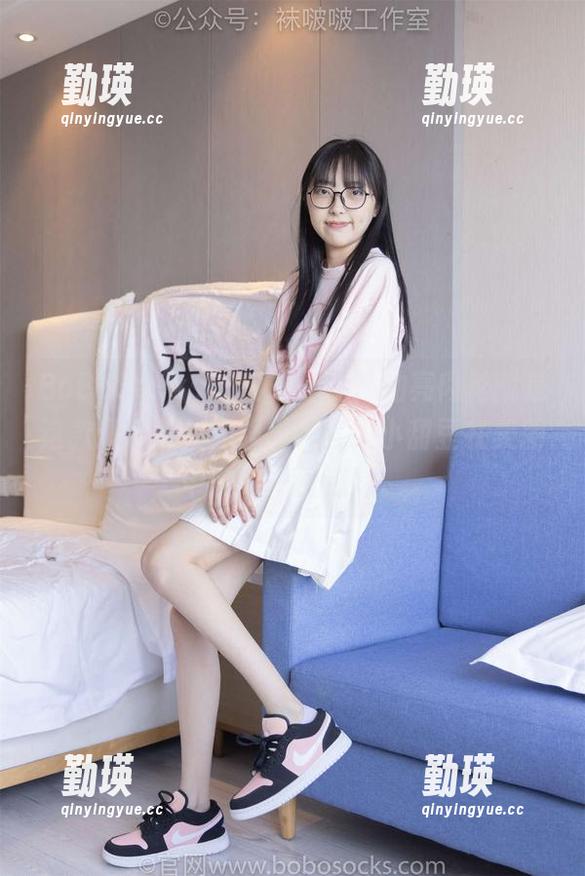 BoBoSocks袜啵啵 - 呃，油亮肉丝就是这款透明脚尖的强力代言，小甜豆在美图中别有一番滋味。