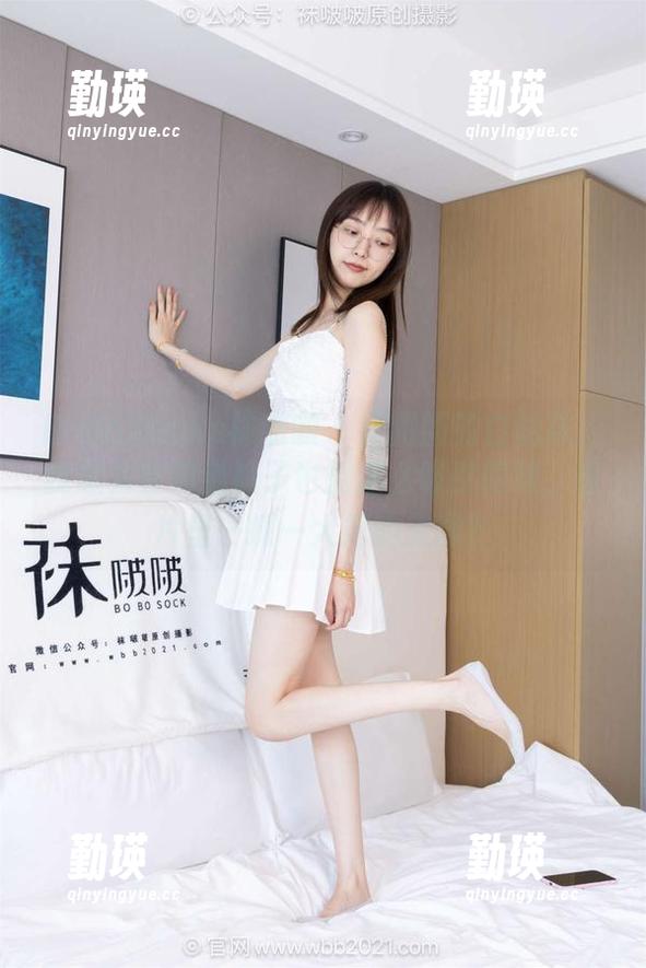 BoBoSocks袜啵啵 - 甜甜圈的白船袜：我怎么会知道袜子也能这么吸引眼球，照片里一抓一大把的美图？
