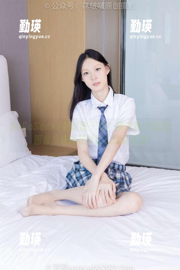 BoBoSocks袜啵啵 - 看！糯米穿JK制服，图库里最新花絮让人忍俊不禁！