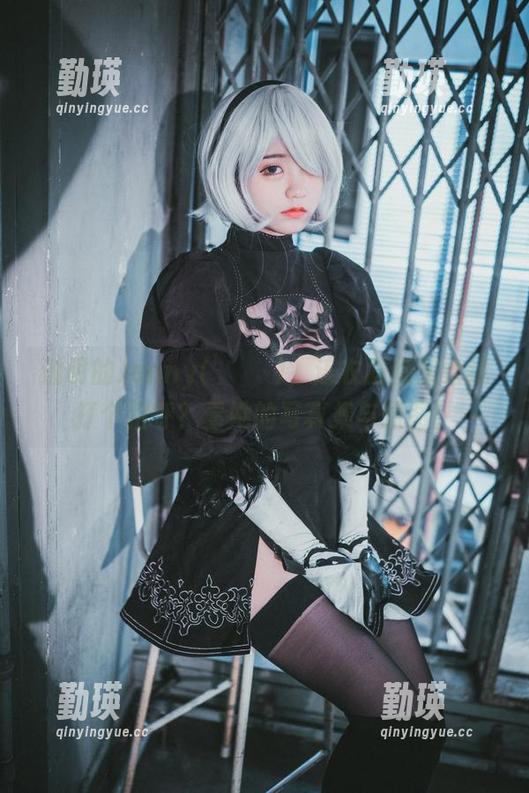 透明的Jenny(정제니)，连衣服都想给我打个招呼？看她的写真集与原图！