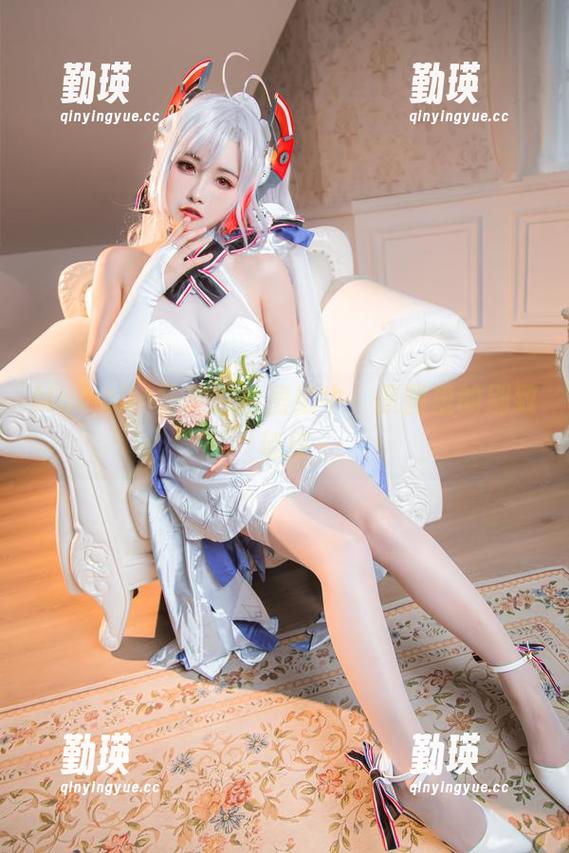 Momoko葵葵的私房奶牛，原图里的别致俏皮