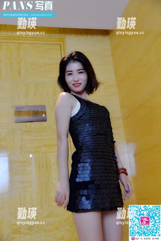 PANS - 学妹视角：思妍最新写真，翻看青春的捣蛋鬼日子！