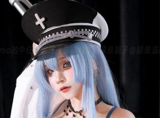 SayoMomo的牛仔裤挑战：你能相信她这条裤子也能做成cos的女神吗？