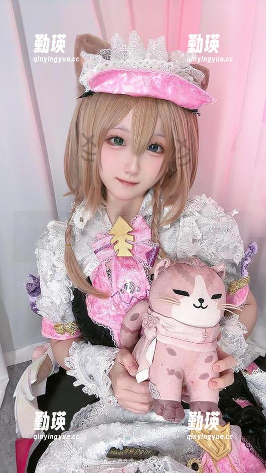 Seele麦麦的高清壁纸礼服——就像一剂甜蜜的毒，让人欲罢不能。