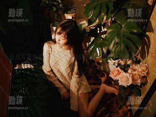 蕾丝写真合集，娇艳欲滴的Shika小鹿鹿从未如此迷人