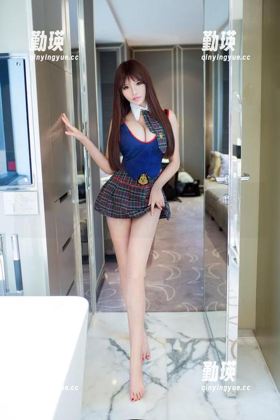 TuiGirl推女郎 - 王馨瑶的私房作品，裤里丝让人想到的居然是.....呃，继续！