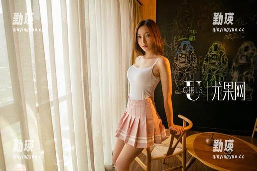 UGirls尤果网 - 颠覆传统！霓梓心自拍套图，资源到手，快乐无边！