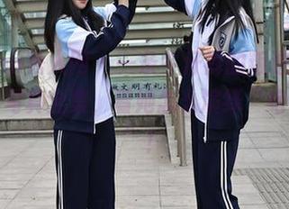 Xiuren秀人网 – 一条牛仔裤的叛逆，e宝小野猫写真全集，看她怎么演绎“绝不平凡”！