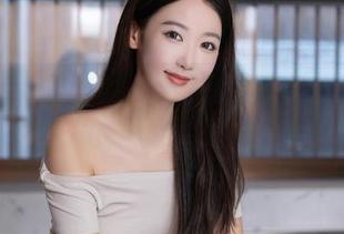 Xiuren秀人网 – 噜噜妞儿搞事情：浴缸私拍，别问为啥耶！