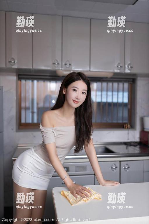 Xiuren秀人网 - 噜噜妞儿搞事情：浴缸私拍，别问为啥耶！