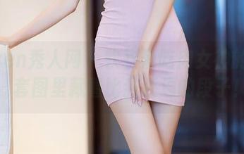 Xiuren秀人网 – 软软爱吃肉女神的写真，套图里藏着比我还逗的段子！