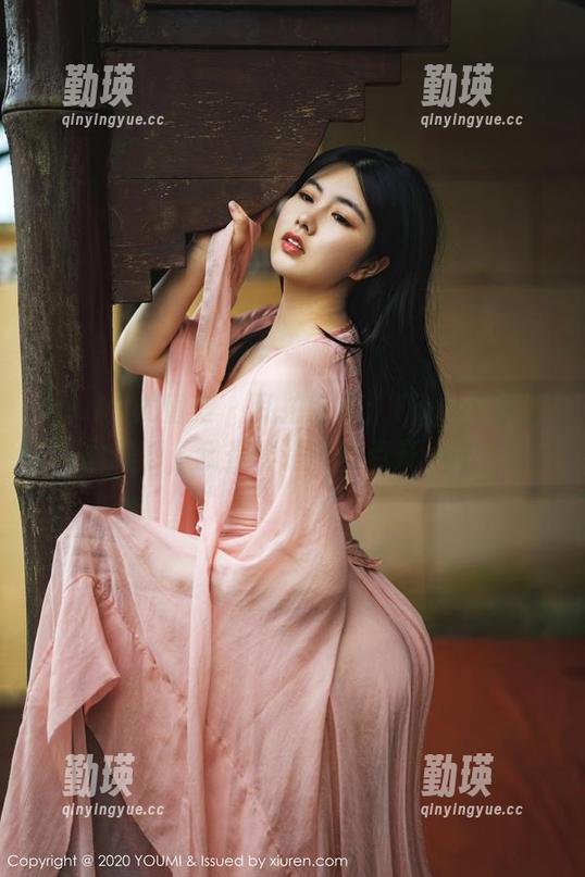 YouMi尤蜜荟 - 私拍图集：Egg-尤妮丝的美脚，我是不是该再点开一次？