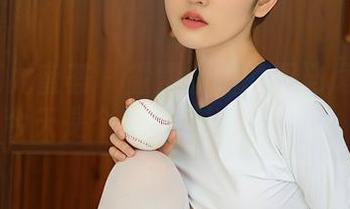 YouMi尤蜜荟 – 露露小喵的双马尾图集：今天是个随心所欲的心情？