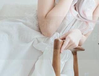 原图真香，图包也不错！Yuna(윤아)的SAINTPhotolife里，阿卡丽与2B让你乐翻天。