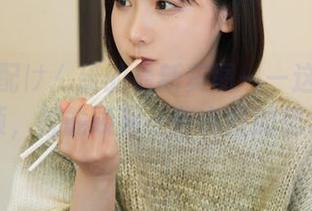 蕾丝搭配けん研的最新美图——这里的每一帧，都能唤起一些古怪的想法。