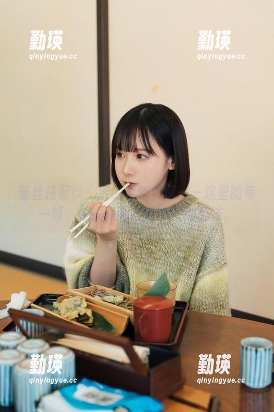 蕾丝搭配けん研的最新美图——这里的每一帧，都能唤起一些古怪的想法。