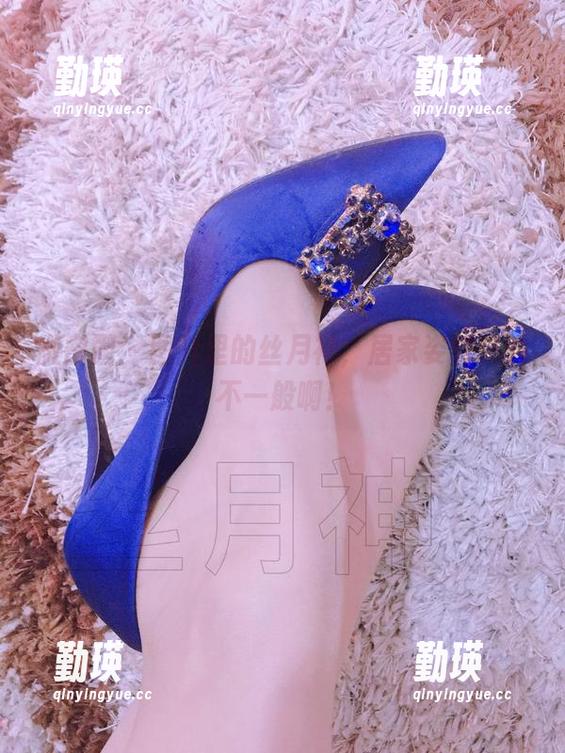 微密圈 - 图片里的丝月神，居家姿势真的不一般啊！