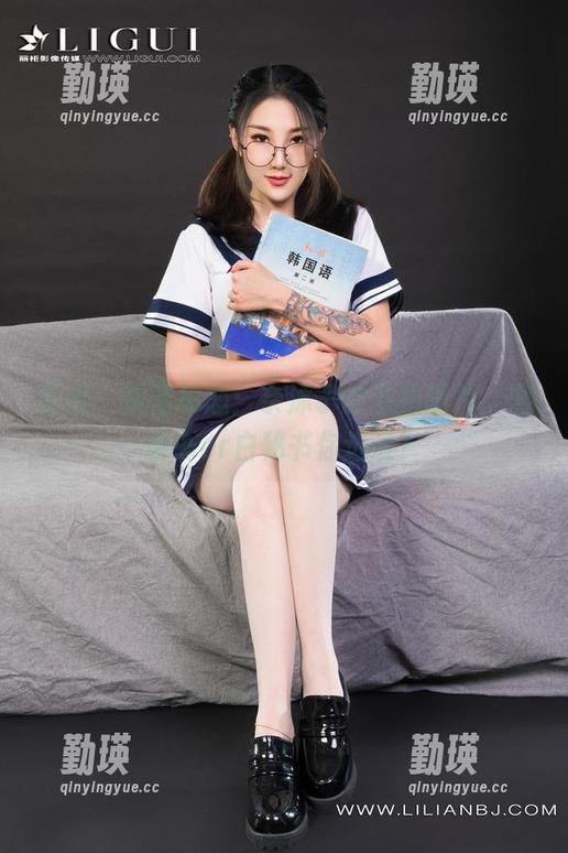 丽柜 - 政治秘恋：奈沐子的私拍图片，黑秘书or白秘书你选谁？