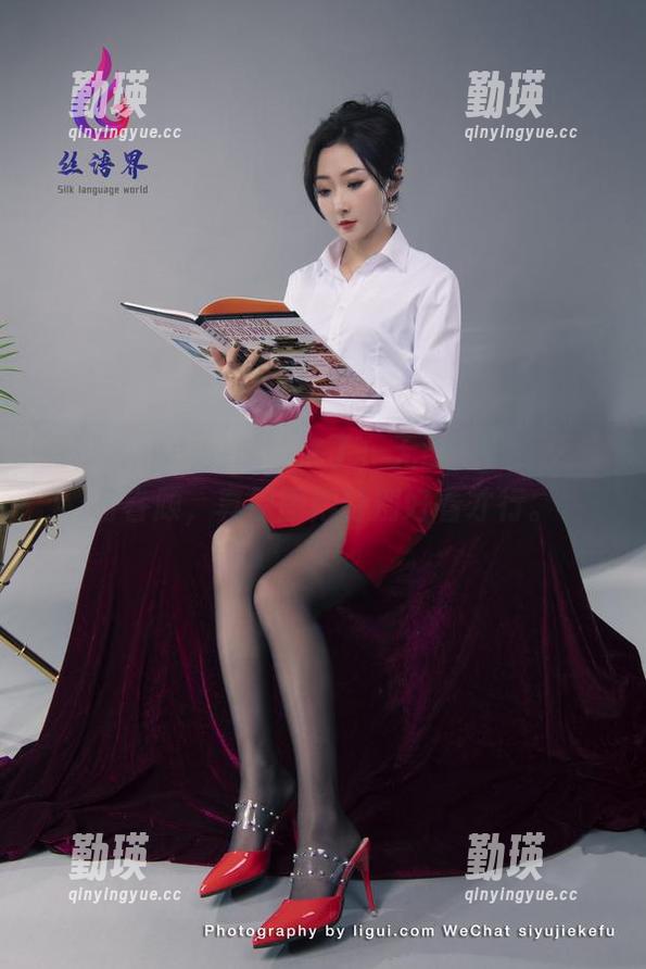 丽柜 - 小戈的泳装来了，无圣光，上天没有眷顾，真原图得特别好看才行。