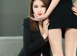 丽柜 – 白云带来的女孩图包——我也想在旁边长草。