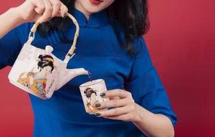 丽柜 – 苏黎的无圣光女同事，套图里谁的眼神更会偷心？