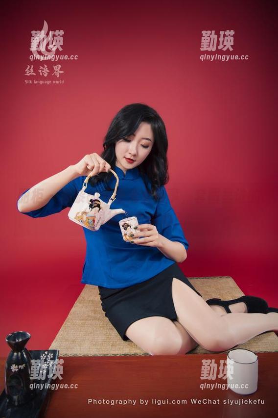 丽柜-苏黎 丽柜 - 苏黎的无圣光女同事,套图里谁的眼神更会偷心?