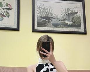 微密圈 – 最新写真：乙醇子红衣紧身吊带丝，真心想问：究竟什么样的内涵可以配得上这样的外衣？