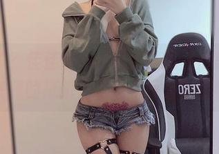 被骗了？佳佳酱ovo兔女郎的免费美图，看来我的抵抗力在这衣服面前为零…