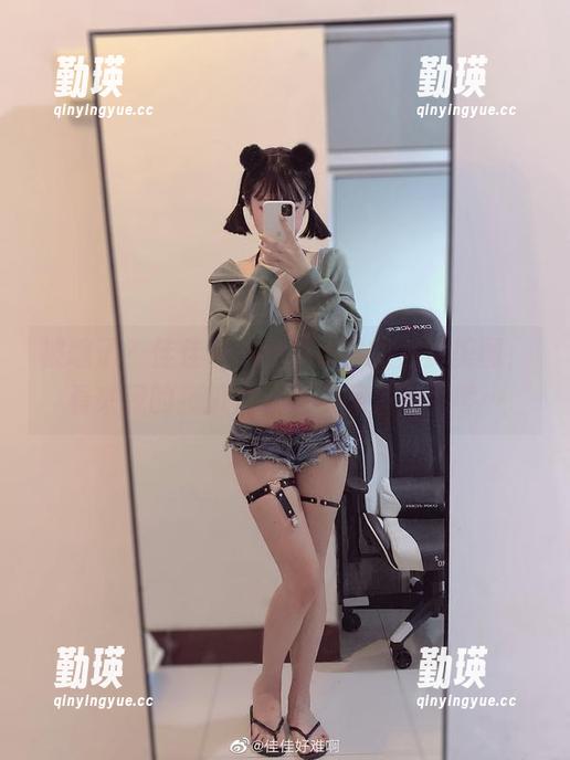 被骗了？佳佳酱ovo兔女郎的免费美图，看来我的抵抗力在这衣服面前为零…