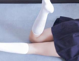房间里的夏天有种魔力，兔玩映画的美图差点让我想把这当壁纸送给朋友！