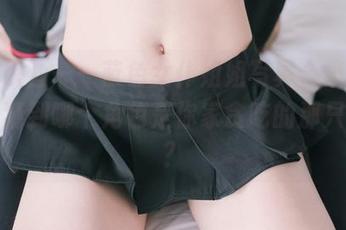 兔玩映画——蓝色女仆姐姐写真合集中，你能猜到哪个角色是你家贪吃的那只小兔？