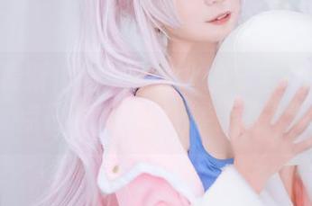 这也算最新作品？北之北的爱宕JK私服有点日常，但我有点羡慕！