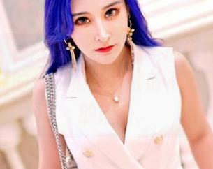 嗲囡囡 – 在网盘里等你的是施忆佳KITTY那梦幻般的连衣裙，下载前不妨想想买它的理由