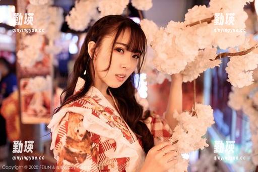 嗲囡囡 - 泳池日常：免费的图包和程慧娴Phoebe一样，都无法抵挡这个夏天。