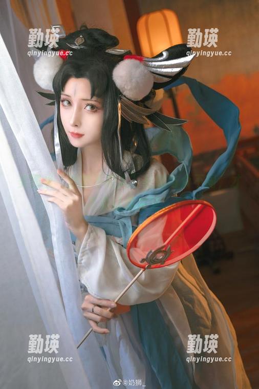 美图里“奶狮不咬人”长腿与众不同，才不会让你失望。