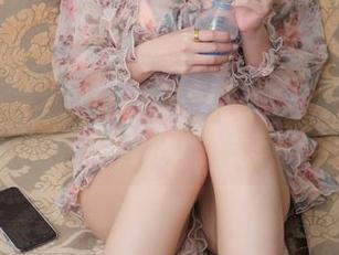 姜仁卿(강인경)分享最新裤里丝，谁能想象会这么让人窒息。