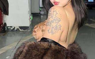 微密圈 – 小优优子学姐的写真也太有气质了，我是不是该报名旁听一下？