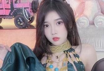 小小奶瓶儿的女友来了，最新作品，资源不算多，不过可以瞧瞧。