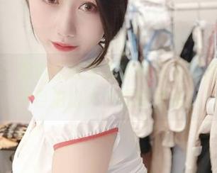微密圈 – 看小玉吃果冻如何在无圣光的包围中自拍出人生巅峰作品。