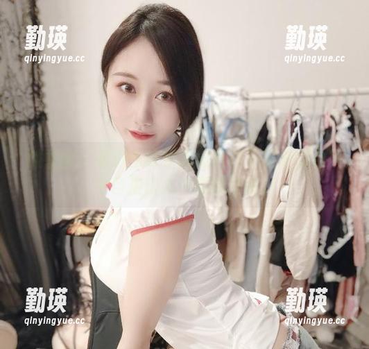 微密圈 - 看小玉吃果冻如何在无圣光的包围中自拍出人生巅峰作品。