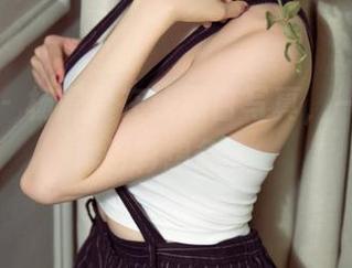 尤果网 – 杨晨晨在线黑白写真，一种新的色彩想象。