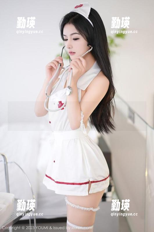尤蜜荟 - 战姝羽Zina的连衣裙高清图包：是衣服好看，还是她太会选？