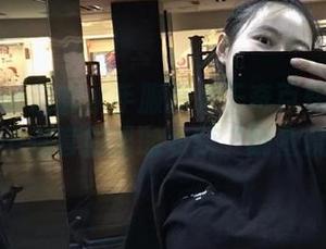 微密圈 – 这套水手服真是千奇百怪：左公子666在套图里的收获“鲷鱼烧”！
