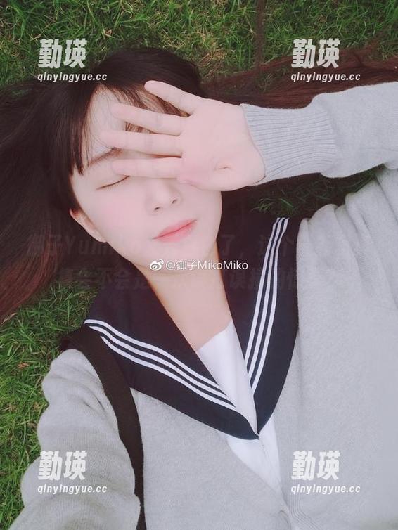 御子Yumiko又秀白色了，这个最新写真集会不会是一次误打误撞的惊喜？