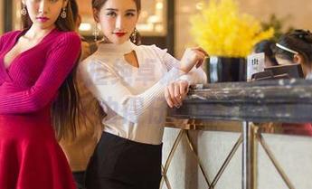 推女神 – 谁能拒绝卓琳妹妹的黑色图包？那姿态我不由得仔细瞧了好几遍。