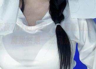 看，末夜787的美图，碧蓝航线的光辉魅魔果然是一道风景线。