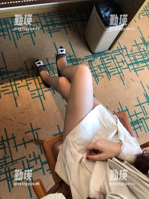 微密圈 - 吊带成群“梦里一只喵”原图与更新的对比，这段来也太可爱了吧！