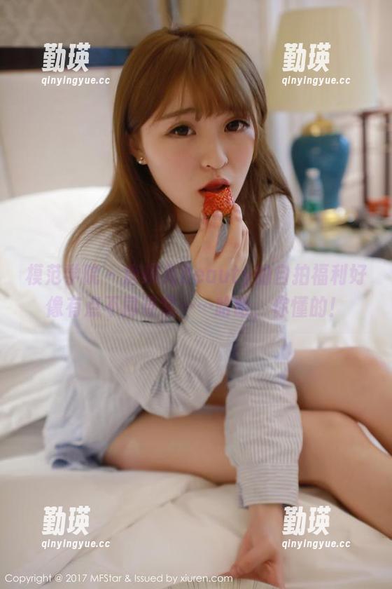 模范学院 - 唐琪儿Beauty的自拍福利好像有点不同寻常……哈哈，你懂的！