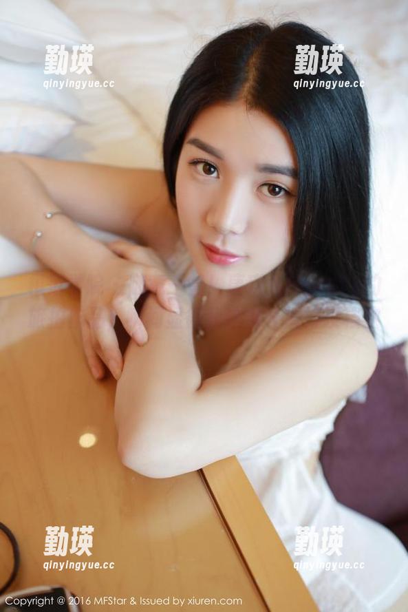 模范学院 - 随意一瞥！唐琪儿Beauty的旅拍作品，瞬间显得我这条长裤好没档次